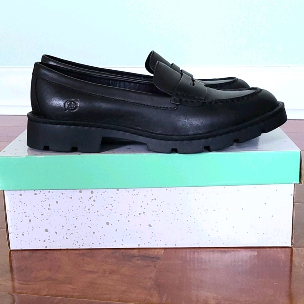 Flat leather women black shoes